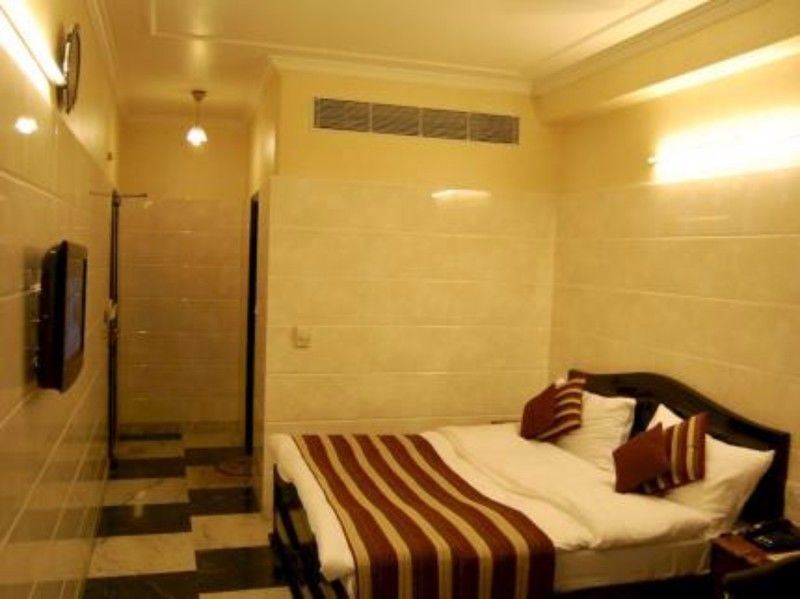 Hotel Treebo Trend Singh Sons Karol Bagh Neu-Delhi Exterior foto