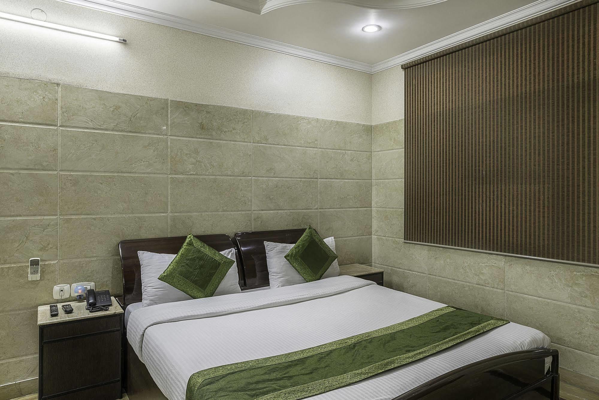 Hotel Treebo Trend Singh Sons Karol Bagh Neu-Delhi Exterior foto