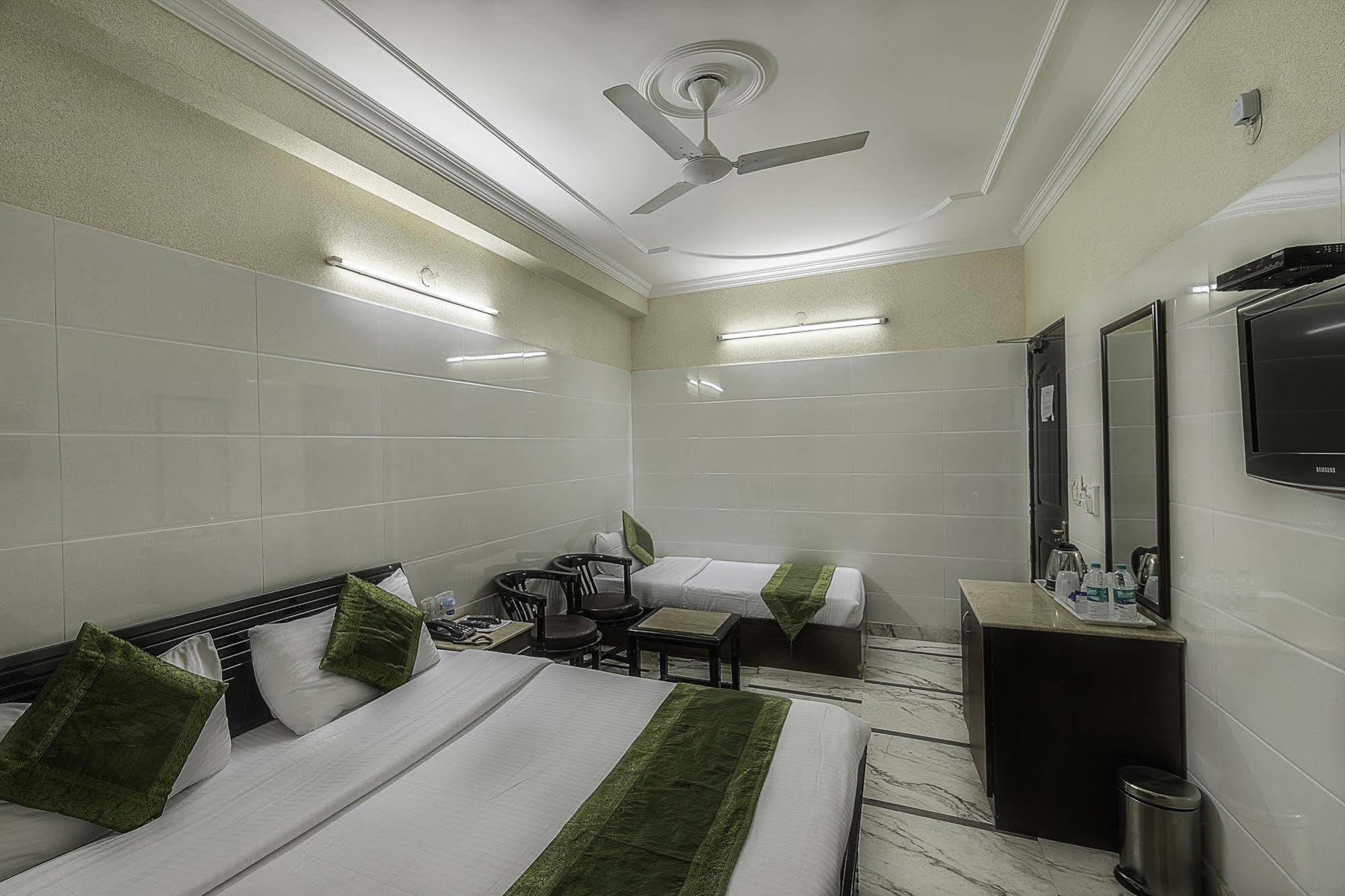 Hotel Treebo Trend Singh Sons Karol Bagh Neu-Delhi Exterior foto