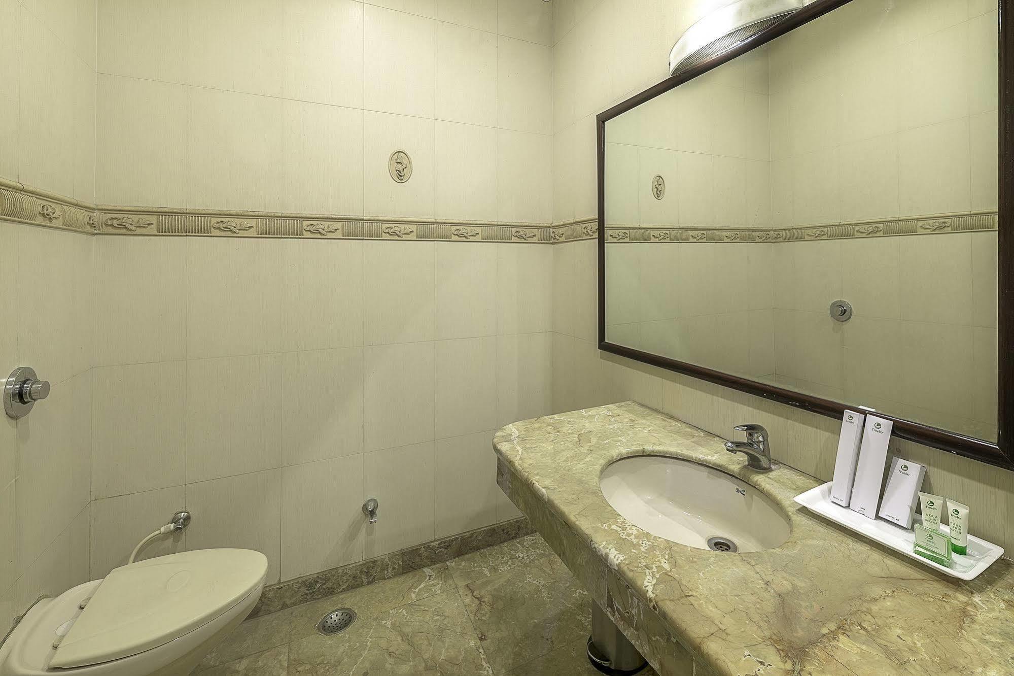 Hotel Treebo Trend Singh Sons Karol Bagh Neu-Delhi Exterior foto